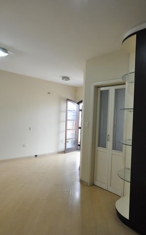 Casa à venda com 327m², 4 quartos e 6 vagasSuíte 1