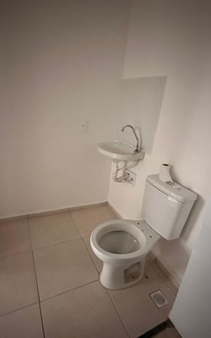 Apartamento à venda com 46m², 2 quartos e sem vaga Apartamento à venda com 46m², 2 quartos e sem vagaBanheiro