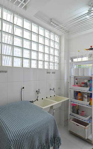 Casa à venda com 120m², 3 quartos e 2 vagasLavanderia