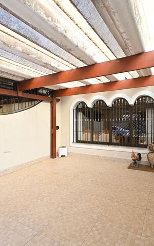 Casa à venda com 120m², 3 quartos e 2 vagasGaragem