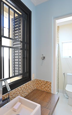 Casa à venda com 120m², 3 quartos e 2 vagasBanheiro do Quarto 2 e Quarto 3