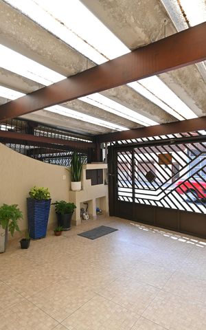 Casa à venda com 120m², 3 quartos e 2 vagasGaragem