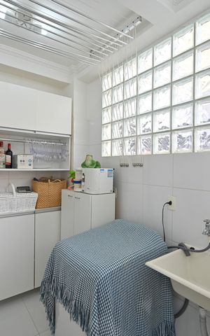 Casa à venda com 120m², 3 quartos e 2 vagasLavanderia