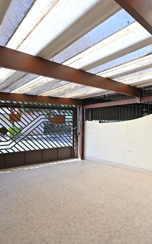Casa à venda com 120m², 3 quartos e 2 vagasGaragem