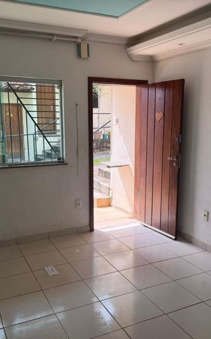 Casa à venda com 100m², 2 quartos e 2 vagas Casa à venda com 100m², 2 quartos e 2 vagasSala