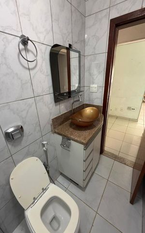 Casa à venda com 100m², 2 quartos e 2 vagas Casa à venda com 100m², 2 quartos e 2 vagasBanheiro