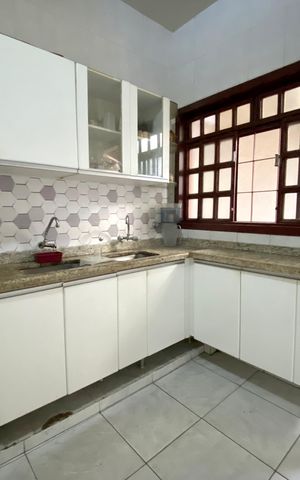 Casa para alugar com 300m², 3 quartos e 2 vagas Casa para alugar com 300m², 3 quartos e 2 vagasCozinha