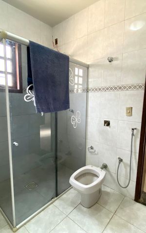 Casa para alugar com 300m², 3 quartos e 2 vagas Casa para alugar com 300m², 3 quartos e 2 vagasBanheiro da Suíte