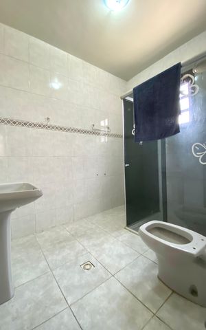 Casa para alugar com 300m², 3 quartos e 2 vagas Casa para alugar com 300m², 3 quartos e 2 vagasBanheiro da Suíte