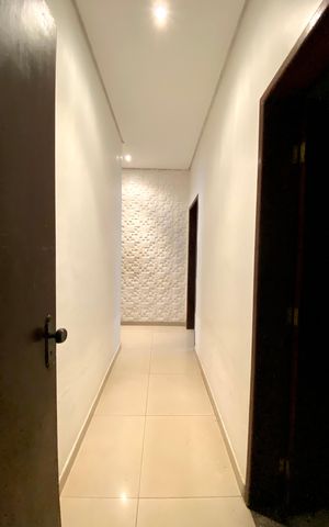 Casa para alugar com 300m², 3 quartos e 2 vagas Casa para alugar com 300m², 3 quartos e 2 vagasCorredor
