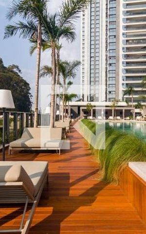 Apartamento à venda com 196m², 3 quartos e 3 vagas Apartamento à venda com 196m², 3 quartos e 3 vagasÁrea externa