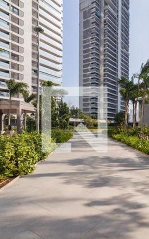 Apartamento à venda com 196m², 3 quartos e 3 vagas Apartamento à venda com 196m², 3 quartos e 3 vagasÁrea externa