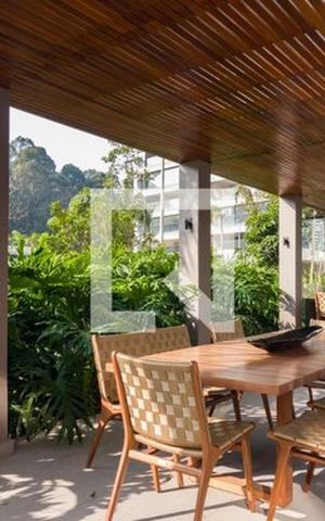 Apartamento à venda com 196m², 3 quartos e 3 vagas Apartamento à venda com 196m², 3 quartos e 3 vagasÁrea externa
