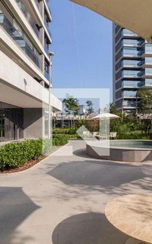 Apartamento à venda com 196m², 3 quartos e 3 vagas Apartamento à venda com 196m², 3 quartos e 3 vagasÁrea externa