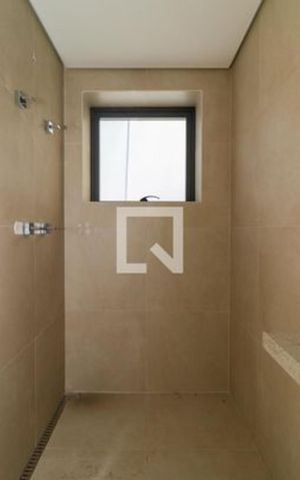 Apartamento à venda com 196m², 3 quartos e 3 vagas Apartamento à venda com 196m², 3 quartos e 3 vagasBanheiro da Suíte 1