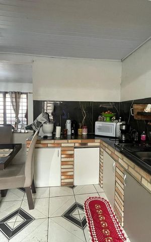 Casa à venda com 70m², 3 quartos e 2 vagas