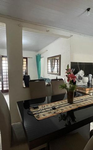 Casa à venda com 70m², 3 quartos e 2 vagas