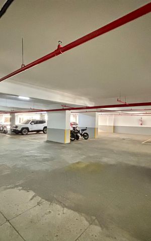 Apartamento à venda com 100m², 2 quartos e 1 vaga Apartamento à venda com 100m², 2 quartos e 1 vagaGaragem