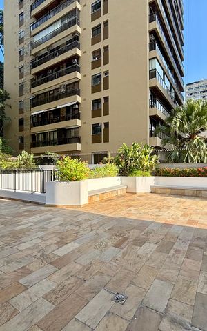 Apartamento à venda com 100m², 2 quartos e 1 vaga Apartamento à venda com 100m², 2 quartos e 1 vagaÁrea comum - piscinas