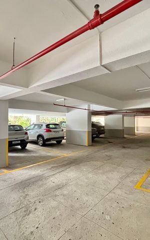 Apartamento à venda com 100m², 2 quartos e 1 vaga Apartamento à venda com 100m², 2 quartos e 1 vagaGaragem