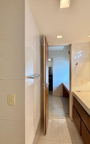 Apartamento à venda com 100m², 2 quartos e 1 vaga Apartamento à venda com 100m², 2 quartos e 1 vagaSuíte - banheiro