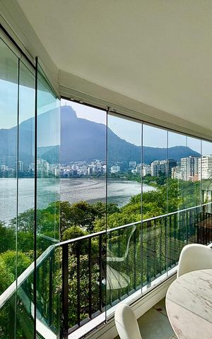 Apartamento à venda com 100m², 2 quartos e 1 vaga Apartamento à venda com 100m², 2 quartos e 1 vagaVaranda da sala - vista livre para o Cristo Redentor e Lagoa Rodrigo de Freitas