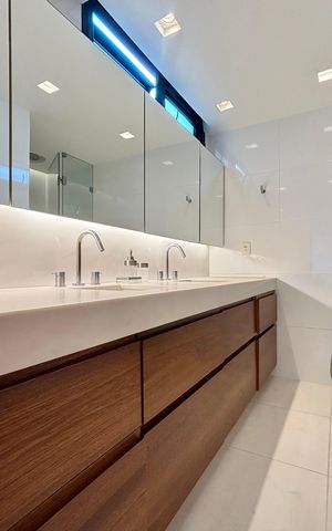 Apartamento à venda com 100m², 2 quartos e 1 vaga Apartamento à venda com 100m², 2 quartos e 1 vagaSuíte - banheiro