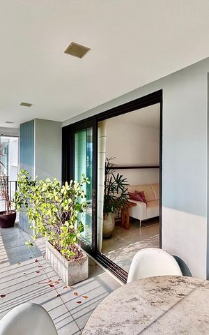 Apartamento à venda com 100m², 2 quartos e 1 vaga Apartamento à venda com 100m², 2 quartos e 1 vagaVaranda da sala
