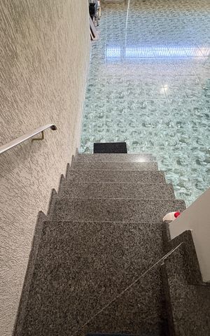Casa para alugar com 220m², 4 quartos e 5 vagas