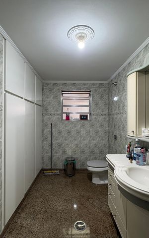 Casa para alugar com 220m², 4 quartos e 5 vagas