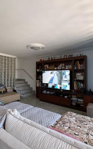 Casa para alugar com 220m², 4 quartos e 5 vagas