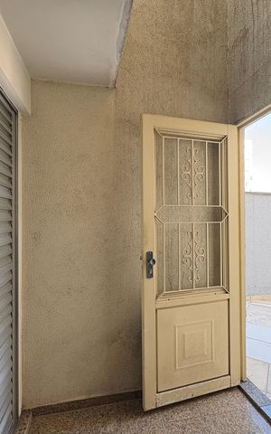 Casa para alugar com 220m², 4 quartos e 5 vagas