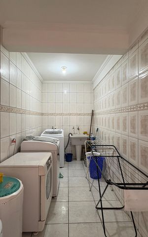 Casa para alugar com 220m², 4 quartos e 5 vagas