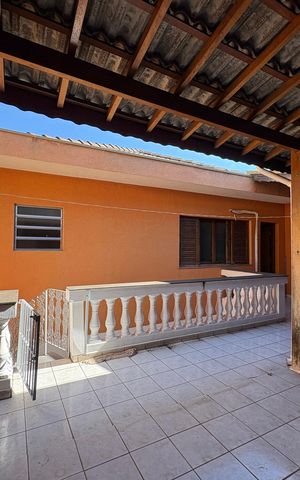 Casa para alugar com 220m², 4 quartos e 5 vagas