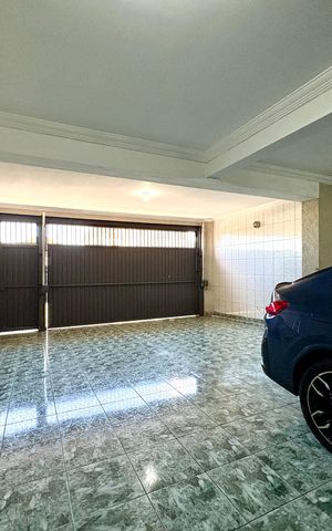 Casa para alugar com 220m², 4 quartos e 5 vagas