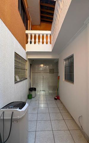Casa para alugar com 220m², 4 quartos e 5 vagas