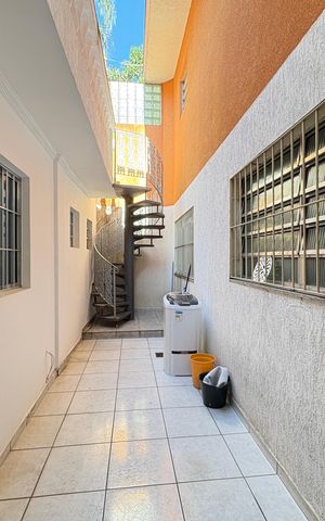 Casa para alugar com 220m², 4 quartos e 5 vagas