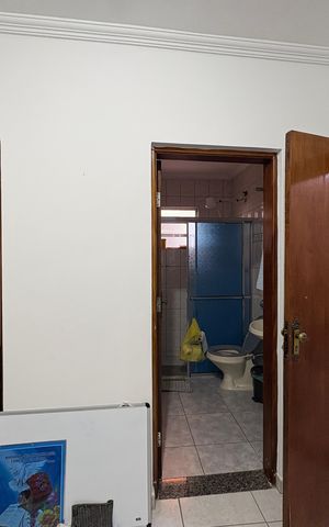 Casa para alugar com 220m², 4 quartos e 5 vagas