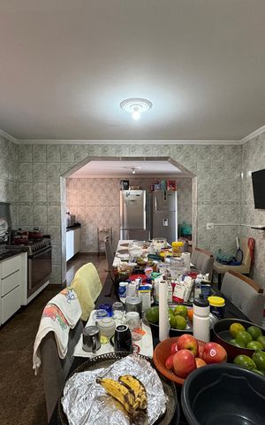 Casa para alugar com 220m², 4 quartos e 5 vagas