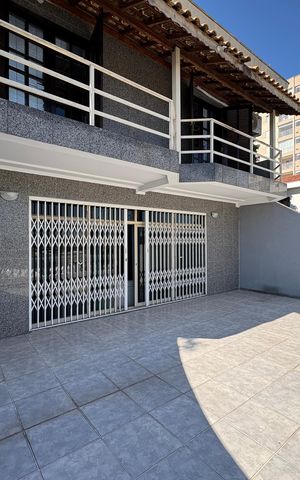 Casa para alugar com 220m², 4 quartos e 5 vagas