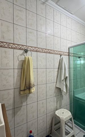 Casa para alugar com 220m², 4 quartos e 5 vagas