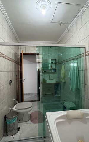 Casa para alugar com 220m², 4 quartos e 5 vagas