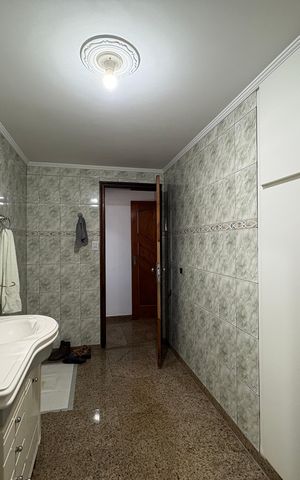 Casa para alugar com 220m², 4 quartos e 5 vagas