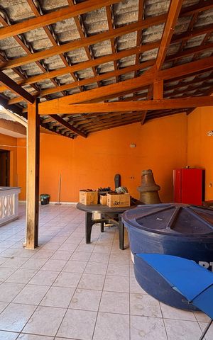 Casa para alugar com 220m², 4 quartos e 5 vagas