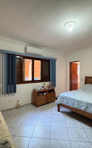 Casa para alugar com 220m², 4 quartos e 5 vagas
