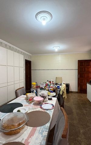 Casa para alugar com 220m², 4 quartos e 5 vagas