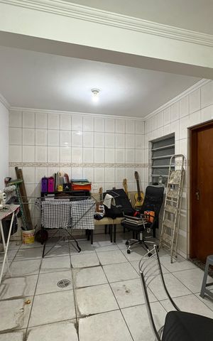 Casa para alugar com 220m², 4 quartos e 5 vagas