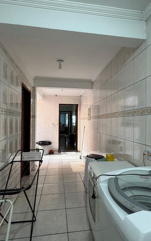 Casa para alugar com 220m², 4 quartos e 5 vagas
