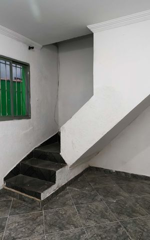 Casa à venda com 299m², 3 quartos e 5 vagas Casa à venda com 299m², 3 quartos e 5 vagasSala
