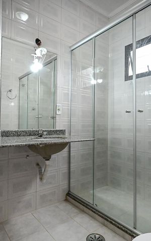 Casa à venda com 200m², 3 quartos e 3 vagasBanheiro